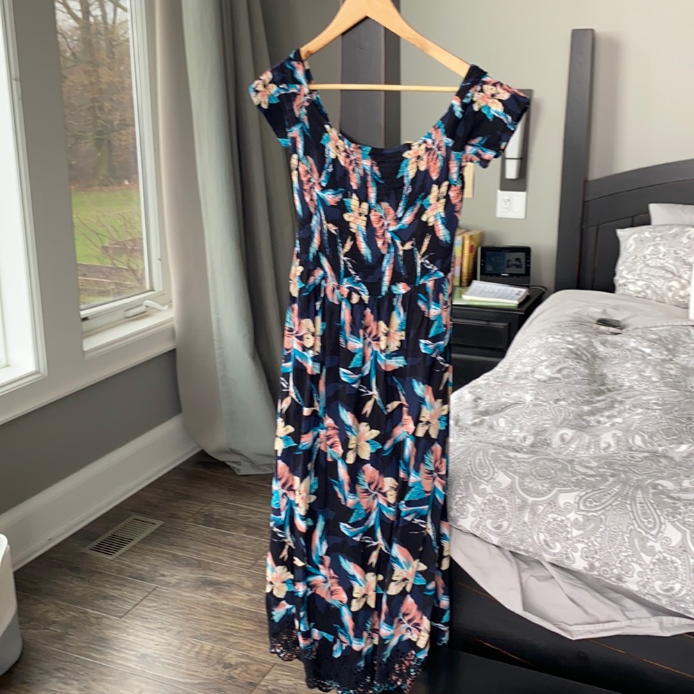 NWOT Roxy off the shoulder maxi dress
